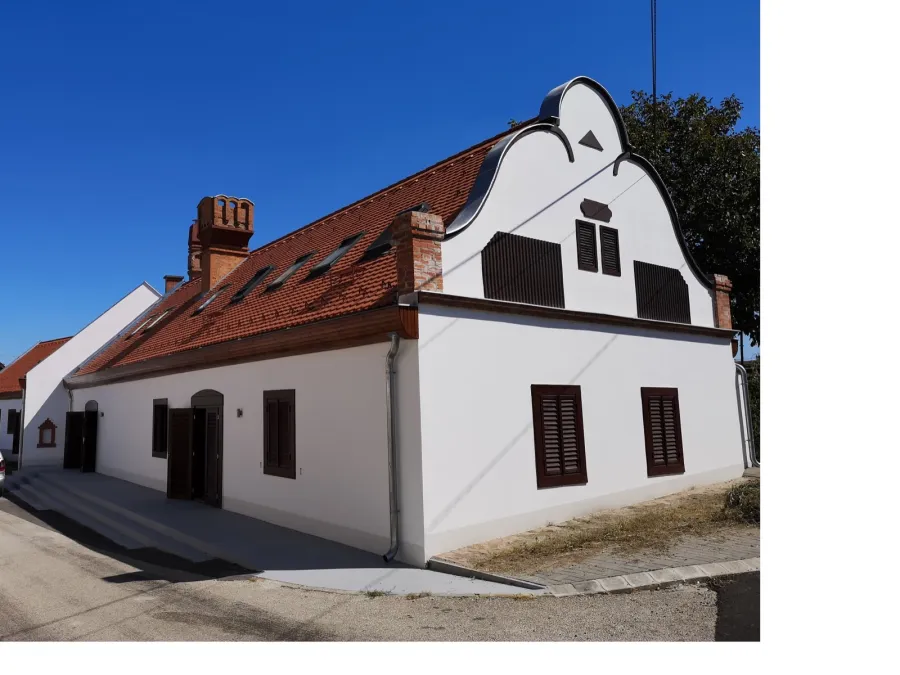 Hajós – Cabernet Borturisztikai Látogatóközpont